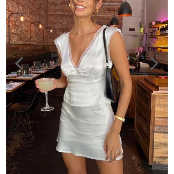 Other - NWT Vintage Lover Tie Back Top in White